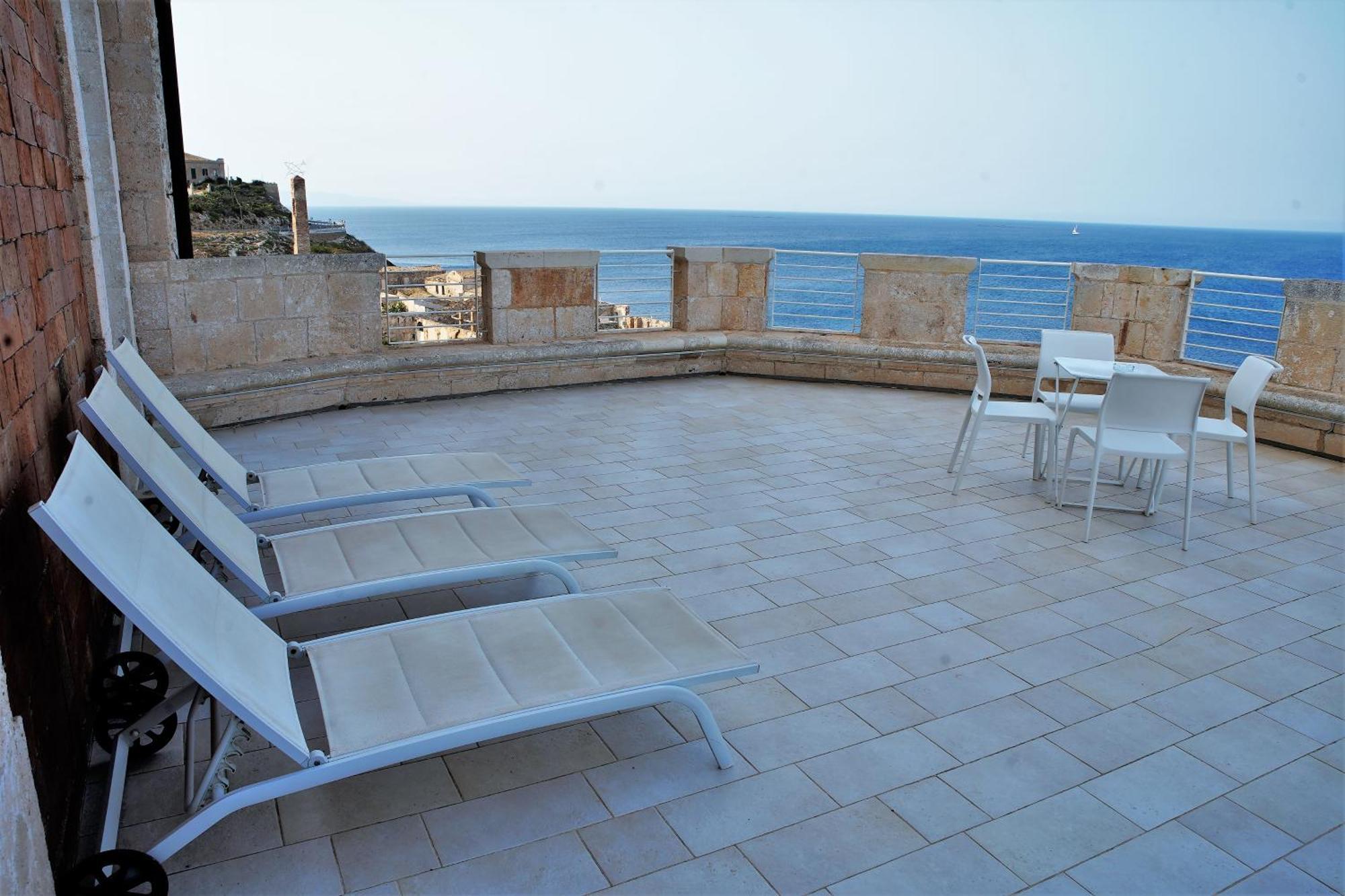 Castello Tafuri Hotel Portopalo Di Capo Passero Luaran gambar